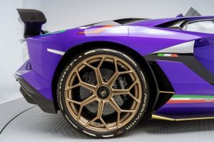 Lamborghini Aventador limo hire birmingham prices