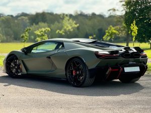 Lamborghini Revuelto Back-Sideview